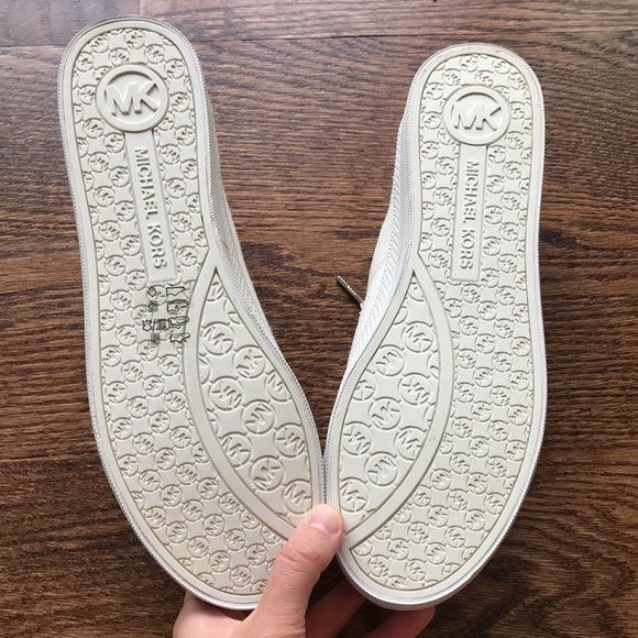 Michael Kors Sneakers - Picture 3 of 8